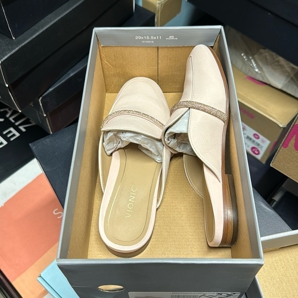 Vionic Seraphina Women's Supportive Casual Clog/Mule - Picture 2 of 8